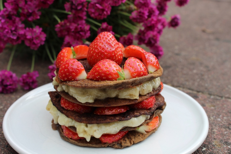 Healhy Vegan Chocolate Pancakes With Strawberries And Cream 1